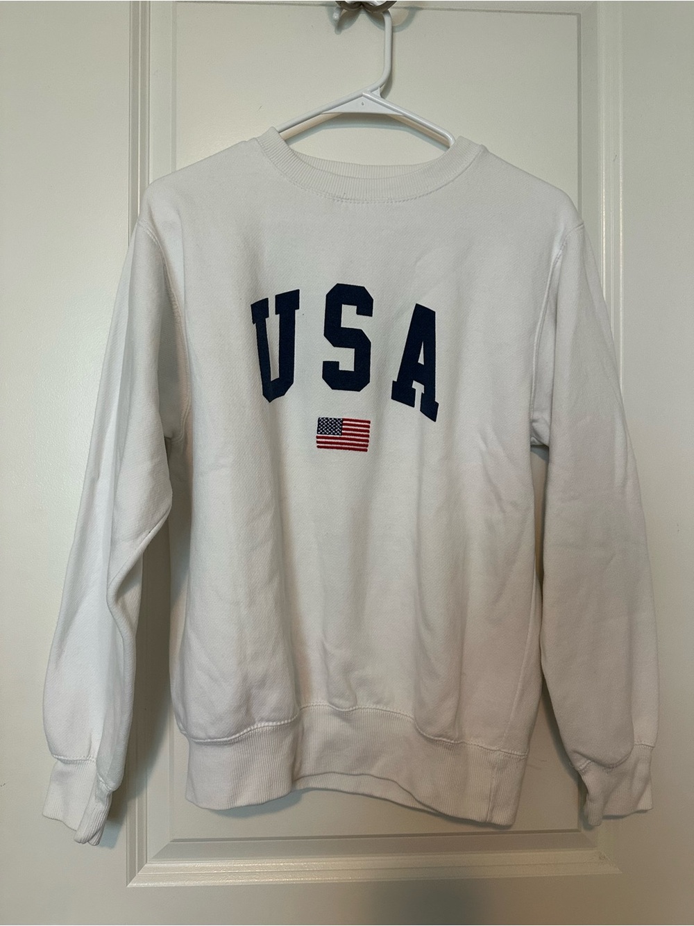 Brandy Melville White Crewneck Sweatshirt with Navy USA and Flag